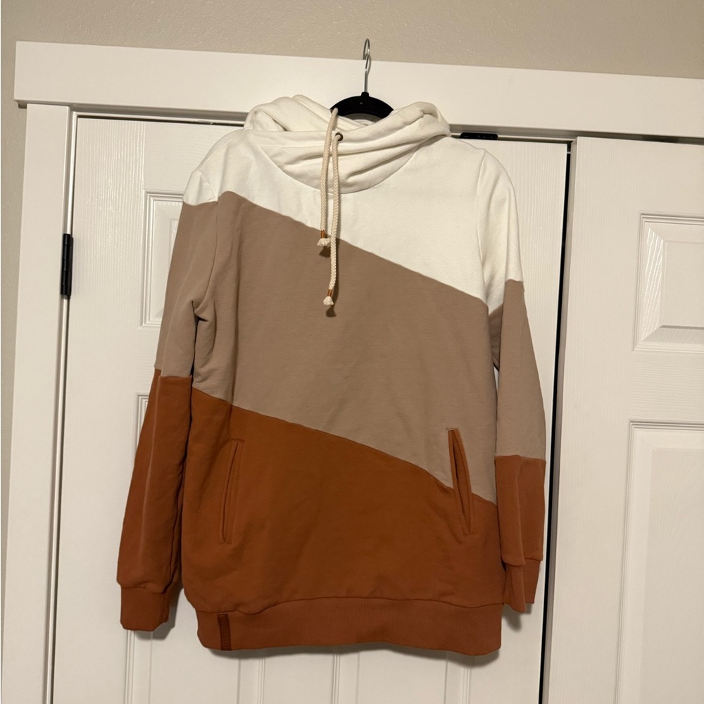AMPERSAND AVE Women's Tri-Tone Hoodie